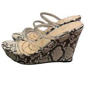 Kaari Blue Cream Mina Snake Platform Wedge Sandal Shoe Womens Size 9M